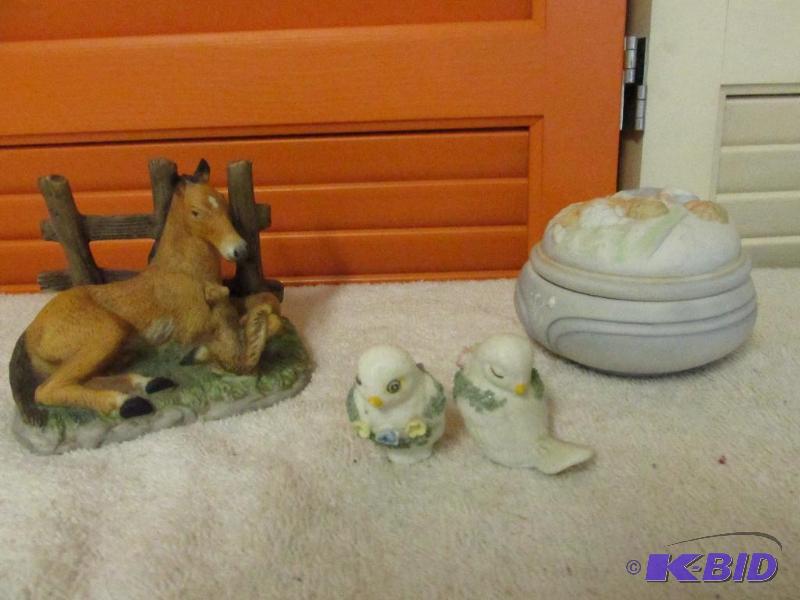 lot 64 image: Colt with Squirrel, a couple of birds and a trinket box.