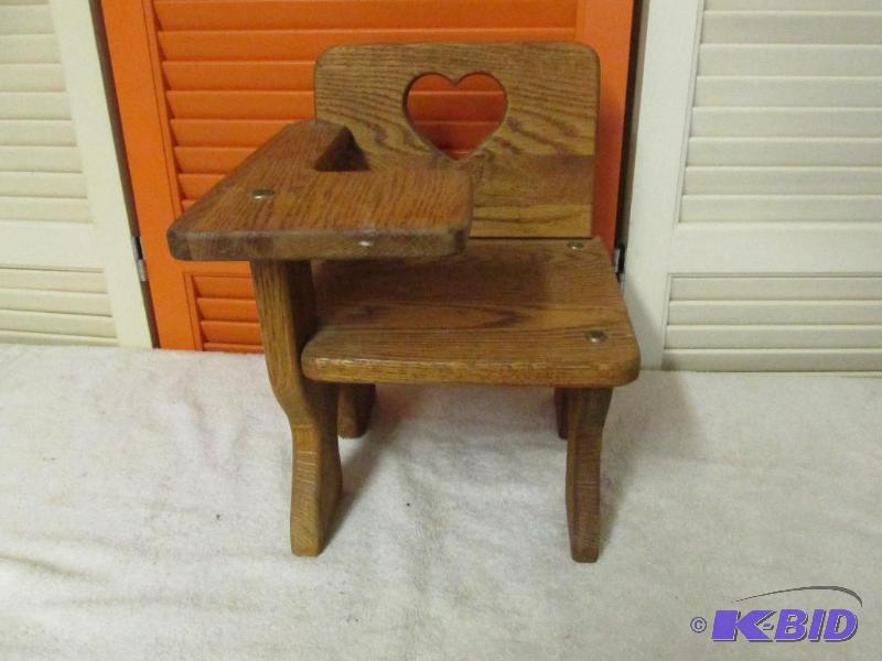 lot 65 image: Small School Desk.