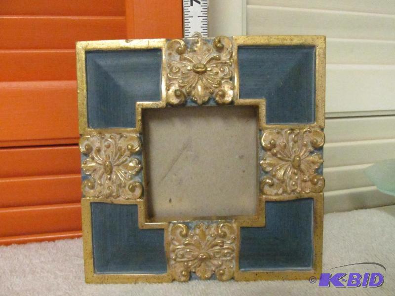 lot 81 image: Ceramic Picture Frame.