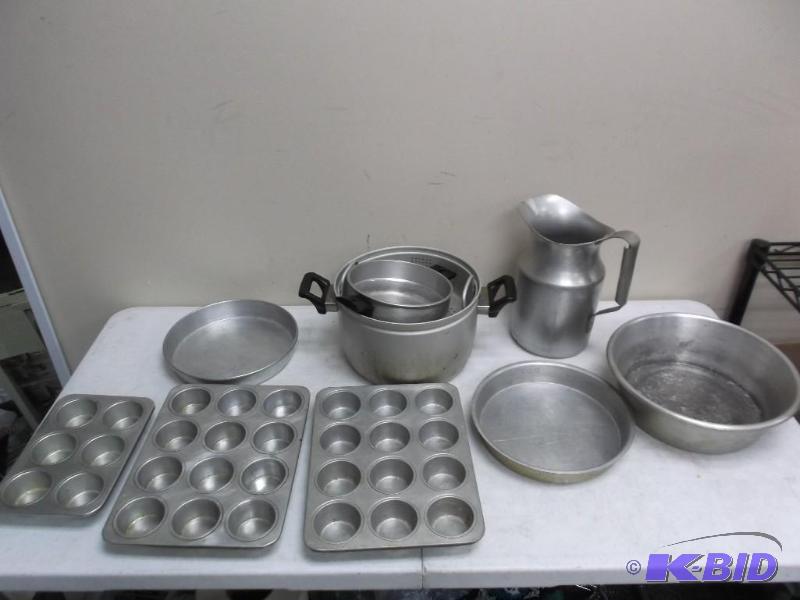 Lot Of Mostly Aluminum Wear Ever Pans...