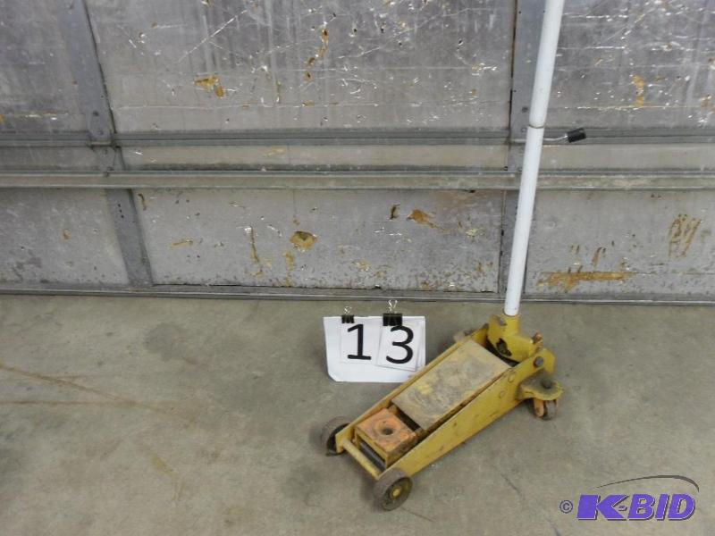 lot 13 image: 2.25 Ton Floor Jack. Tested and Functions....