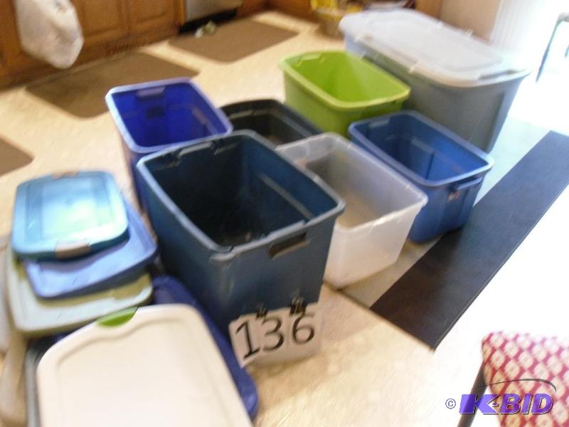 lot 136 image: Large Lot of 7 Assorted Totes and Miscellaneo...