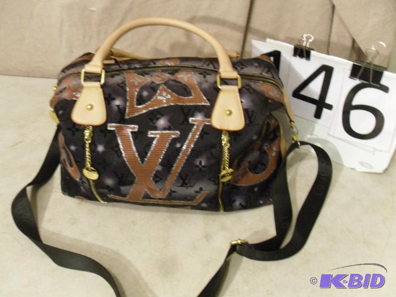 lot 146 image: Purse  Bag Marked&nbspLouis Vuitton. Normal...