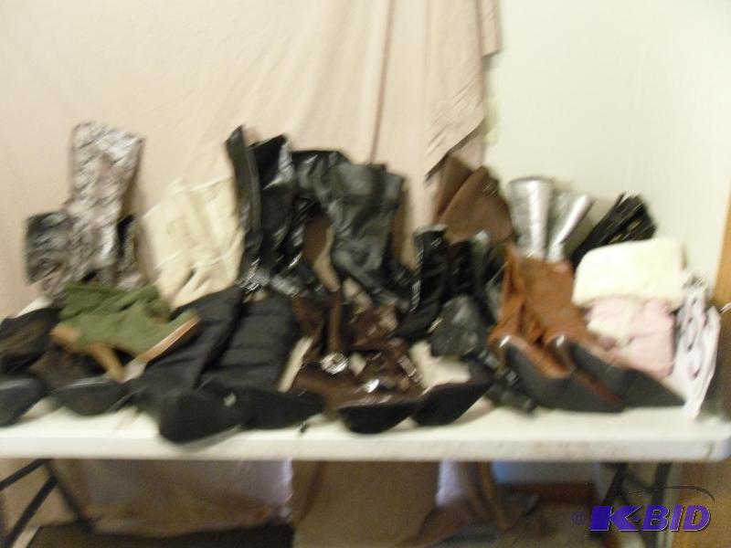 lot 165 image: Large Lot of Assorted Womens Boots. Sizes ran...