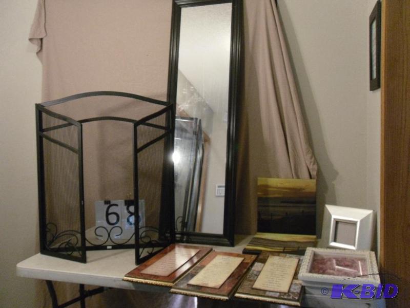 lot 68 image: Fireplace Screen, 3 Prayers Decorative Plaque...