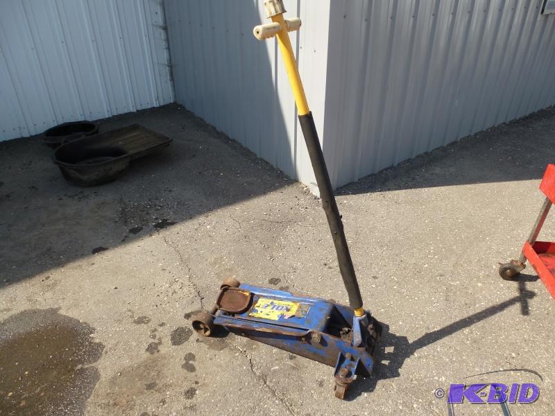 Marquette Floor jack 3 Ton capacity In worki...