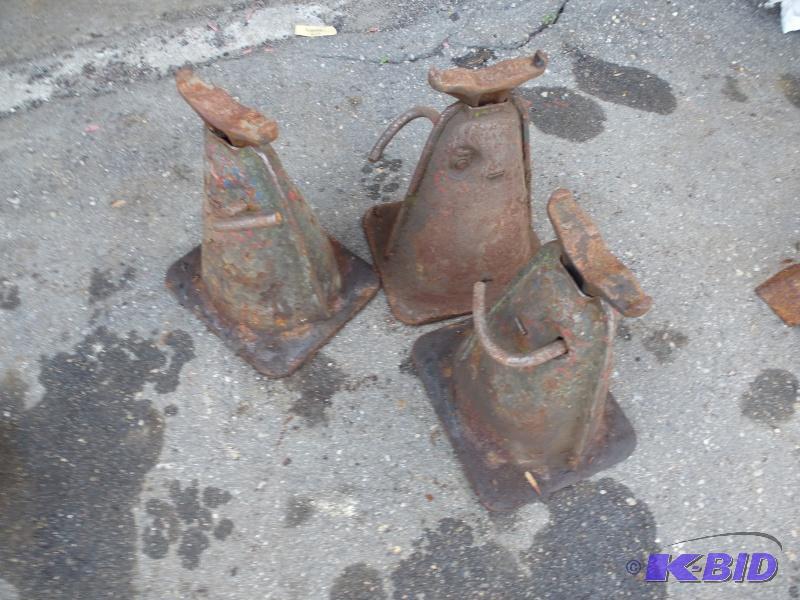 Red Jack stands set of 3 jack stands one pri...
