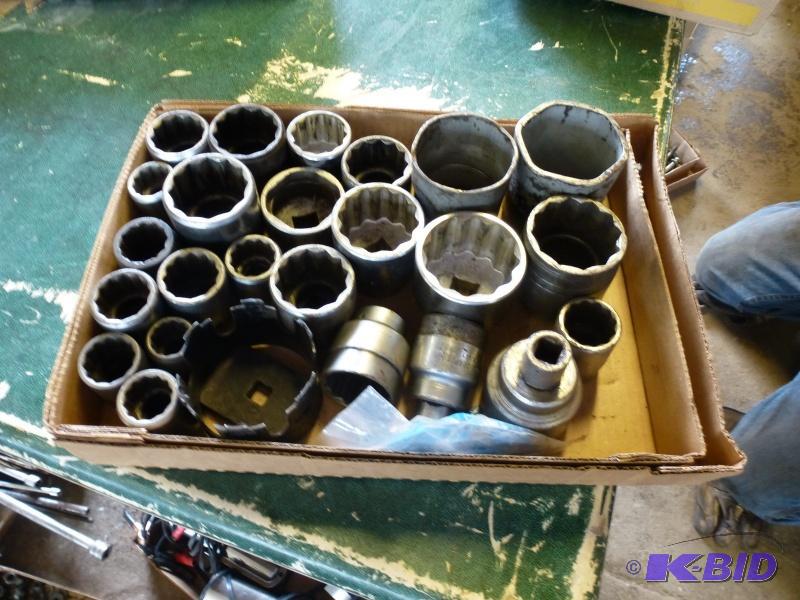 Box# 15 Large Sockets 2 516&quot, 2 18&quo...