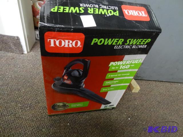 lot 104 image: NEW in Box TORO Power Sweeper Electric Blower...