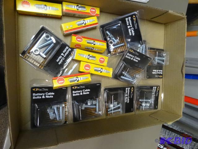 lot 146 image: CAR LOT incl Qty 7 NGK Spark Plugs and Qty 9 ...