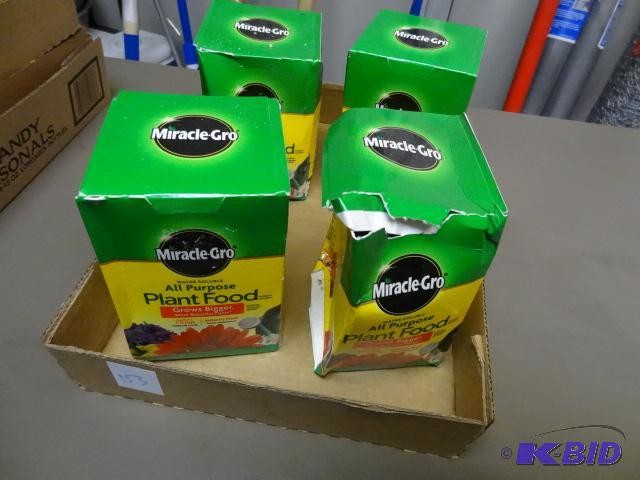 lot 153 image: Qty 4 NEW Miracle Grow All Purpose Plant Food...