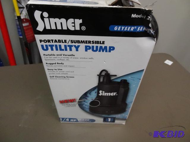 lot 172 image: NEW in Box Simmer Geyser Series Submersible P...