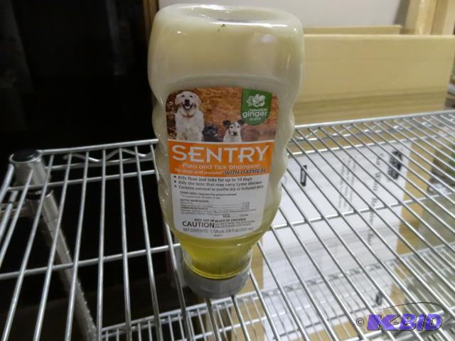 lot 210 image: Qty 2 NEW Sentry Flea and Tick Shampoo for do...