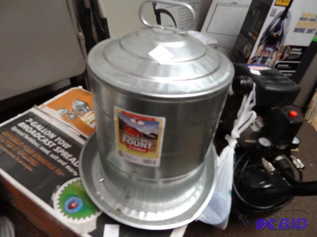 lot 23 image: NEW Little Giant 5 Gal Double Wall Fount. Sli...