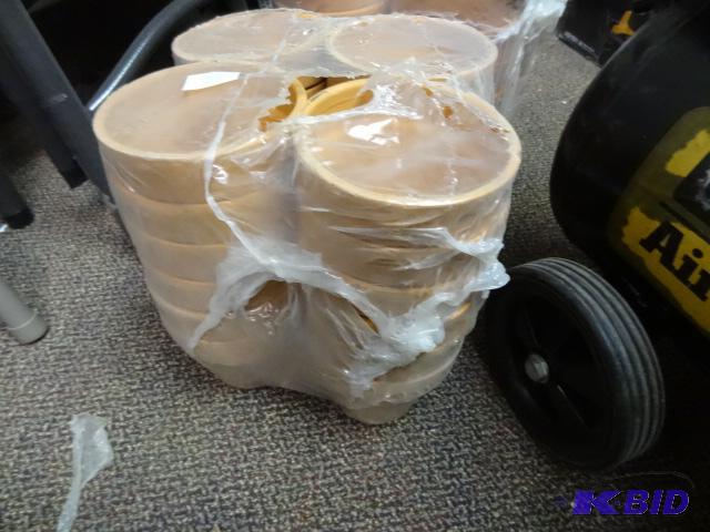 lot 27 image: NEW Qty 24 Standard Clay Pots. 4.3 in. A few ...