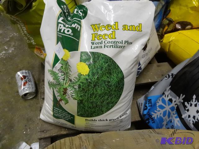 lot 307 image: Approx 14 lbs Scotts Lawn Pro Weed and Feed 2...