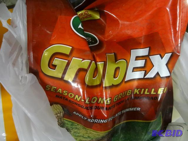 lot 331 image: Approx 14 lbs Scotts Grub Ex All Season Grub ...