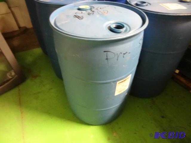 lot 352 image: Used 55 gal Blue Plastic Drum...