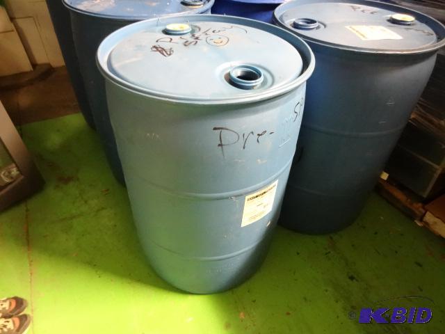 lot 354 image: Used 55 gal Blue Plastic Drum...