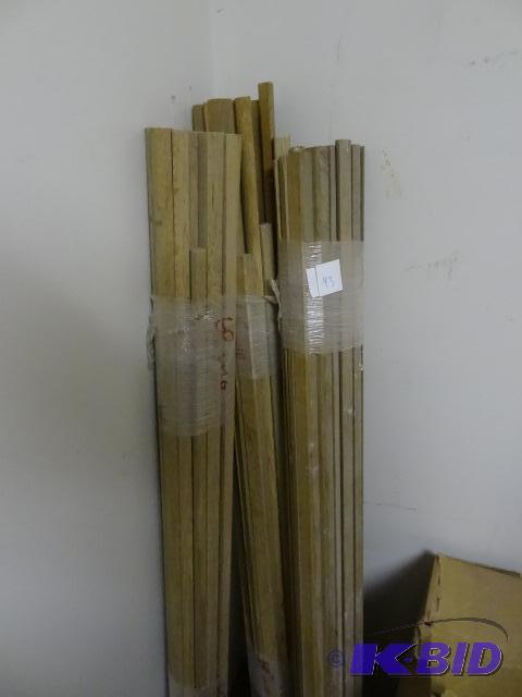 lot 43 image: NEW Approx 180 ft Solid Oak Quarter Round Tri...