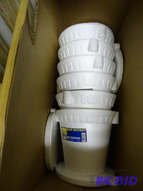 lot 44 image: Qty 6 NEW Bait Bucket with Handle and Lid. St...