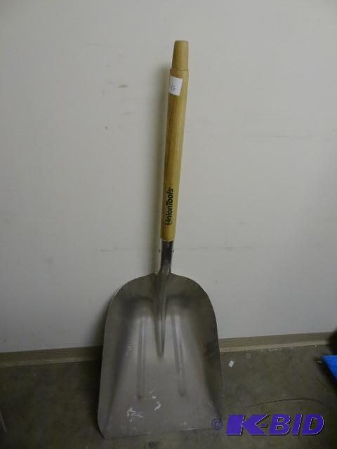 lot 46 image: NEW Aluminum Grain Shovel, Missing top handle...