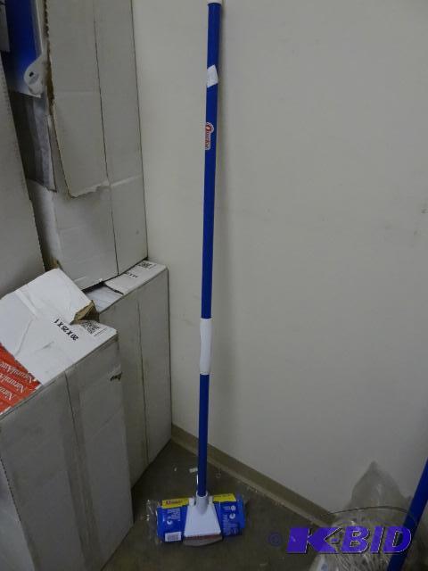 lot 55 image: New Quickie Autonmatic Sponge Mop...
