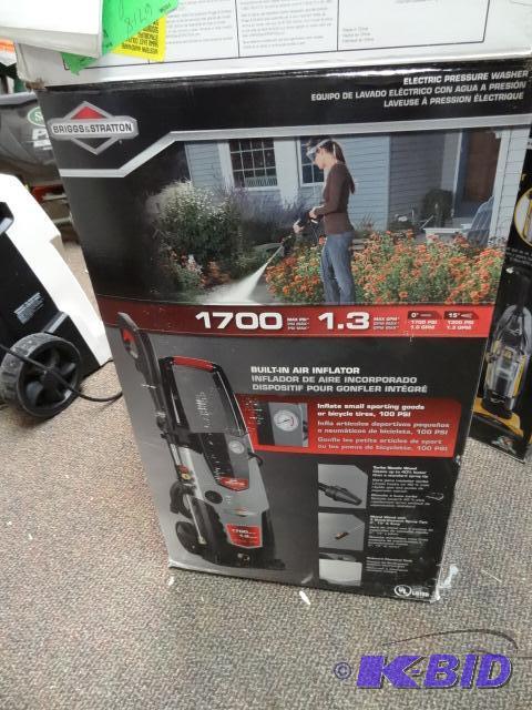 lot 95 image: NEW in Box Pressure Washer by Briggs and Stra...