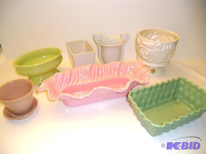 lot 20003 image: Mixed Colors Mid-Century  Pottery Vases Planters Haeger Miramar of Calif USA CA