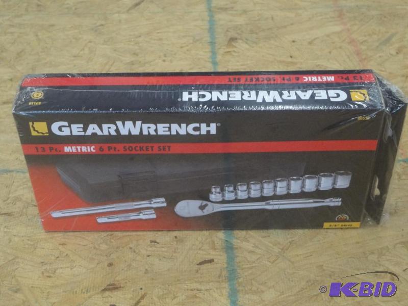 New GearWrench 13-Piece Metric 6-Point Socket...