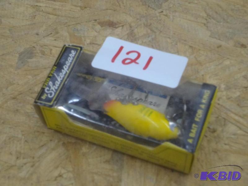 Vintage Shakespeare Paw Paw Lure With Box...