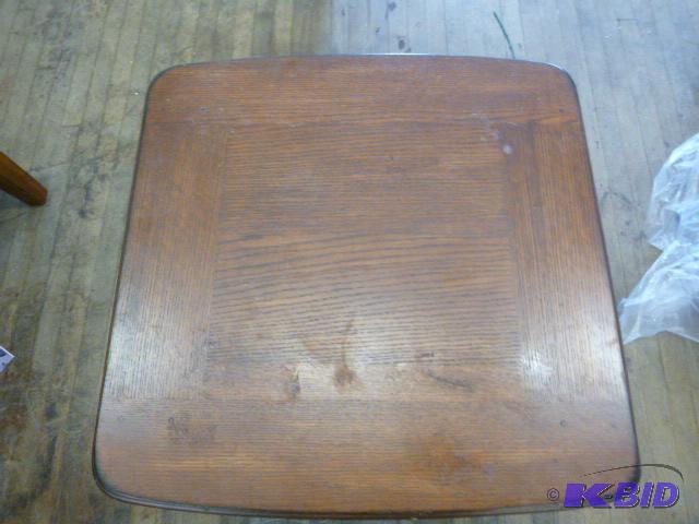 lot 100 image: End Table 24" X 23" X 23"...