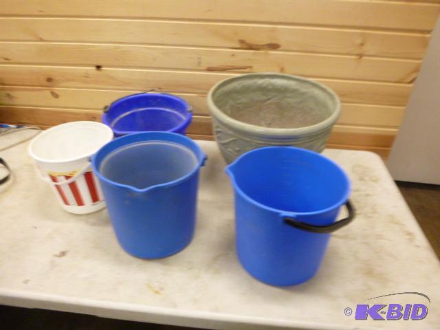 lot 109 image: 4 Pails and Planter...