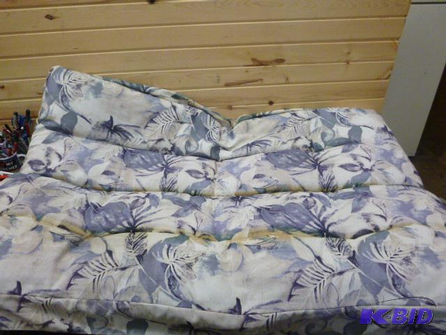 lot 153 image: Patio Cushion Love seat size - 57" X 36&...