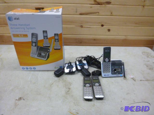 lot 194 image: AT&ampT Three Handset Answering System Dect ...