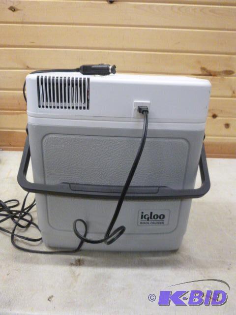 lot 201 image: Igloo Kool Cruiser 12 Volt Cooler...