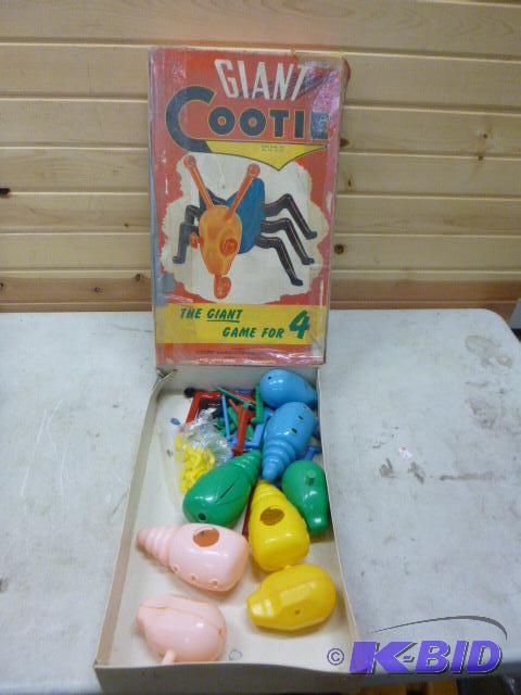 lot 204 image: Giant Cootie Game...