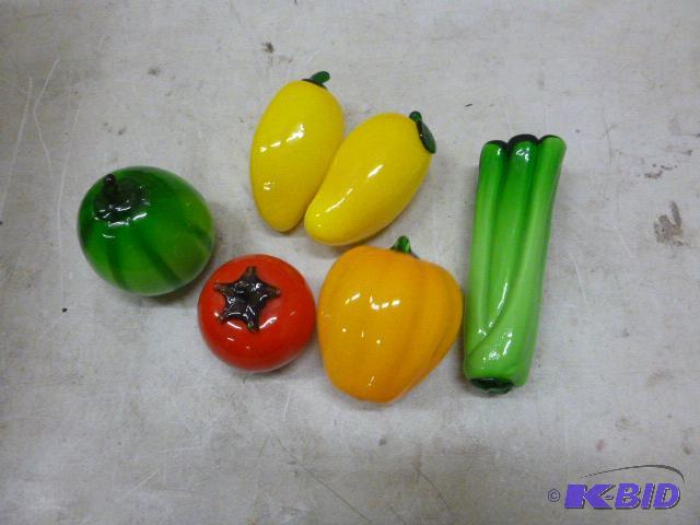 lot 214 image: 6 Piece Glass FruitVegetables...