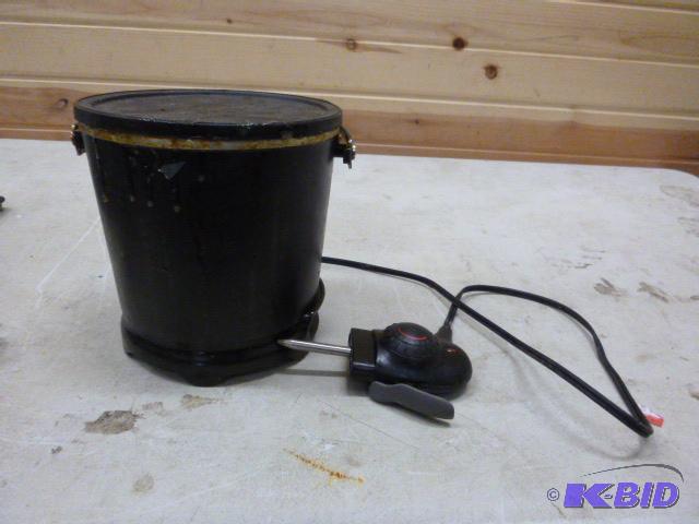 lot 25 image: Fry Daddy Deep Fryer...