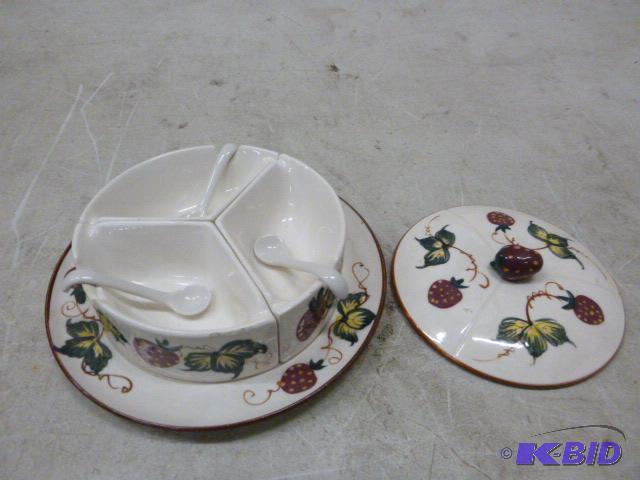 lot 265 image: Small Serving Dish...