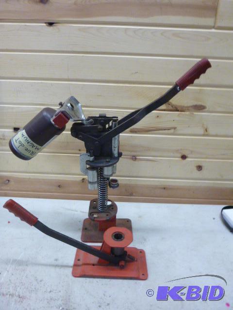 lot 298 image: Med Reload Gauge and Parts Unknown condition....