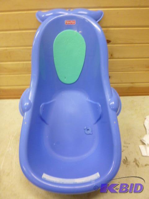 lot 43 image: Fisher Price Baby Bath Tub...