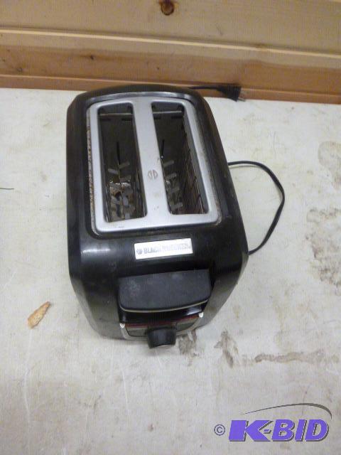 lot 47 image: Black & Decker Toaster Tested and works....