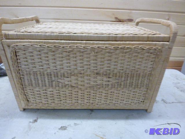 lot 6 image: Wicker Storage Chest Approximately 15 12&quo...