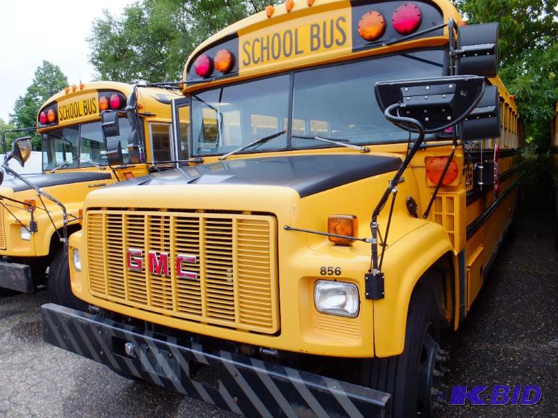 lot 3 image: Bluebird Bus
