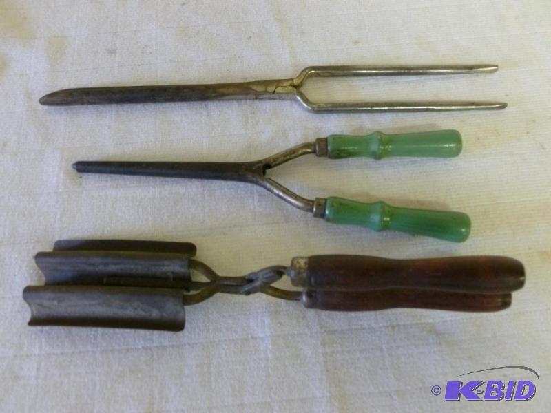 lot 122 image: Lot of three vintage hair curling irons that ...