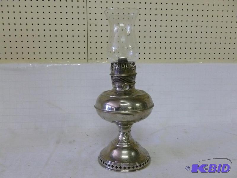 lot 14 image: Antique Rayo&nbspchrome plated brass oil lam...