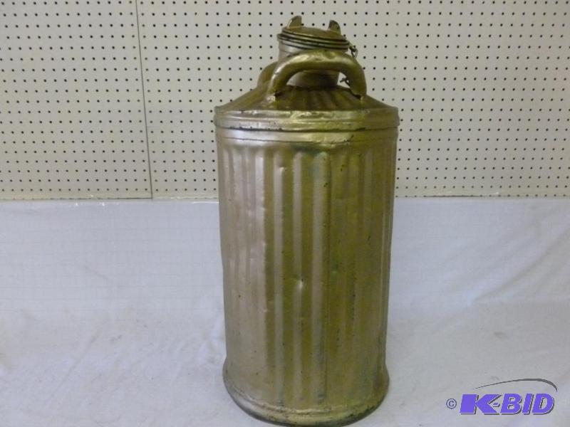 lot 16 image: Large Antique Davis Welding & Manufacturi...