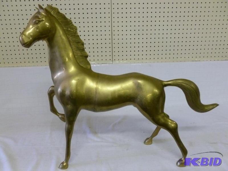 lot 30 image: Large Vintage cast brass horse mantle decorat...