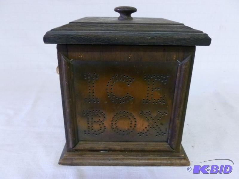 lot 33 image: Decorative wooden ice box with lid, nice disp...